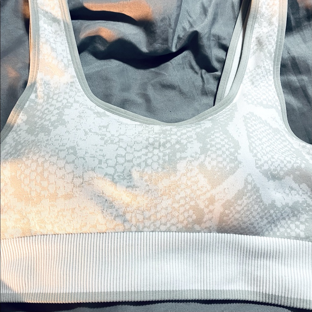 Brand new never worn Avia full support sports bra size XXL